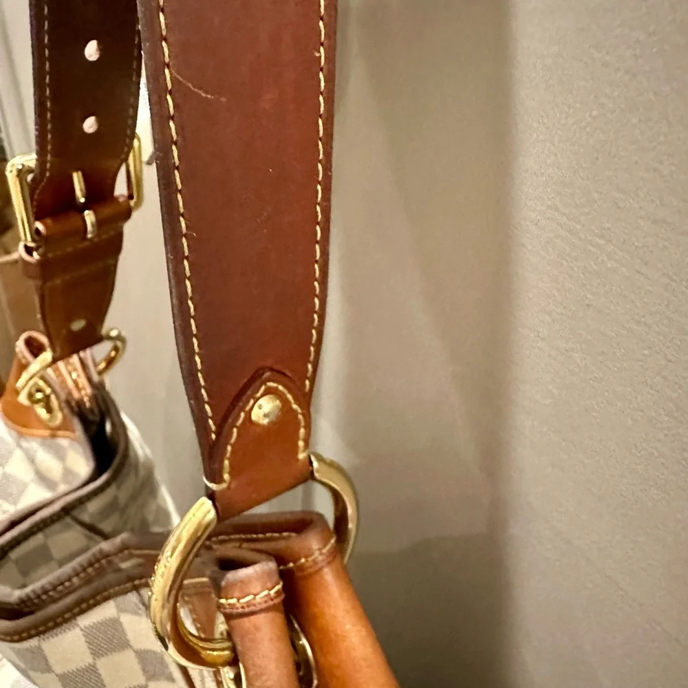 Louis Vuitton Damier Azur Galleria GM - Picture 9 of 12